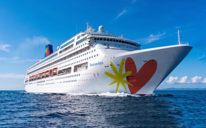 Navio Buenavista da Corazul navegando no mar